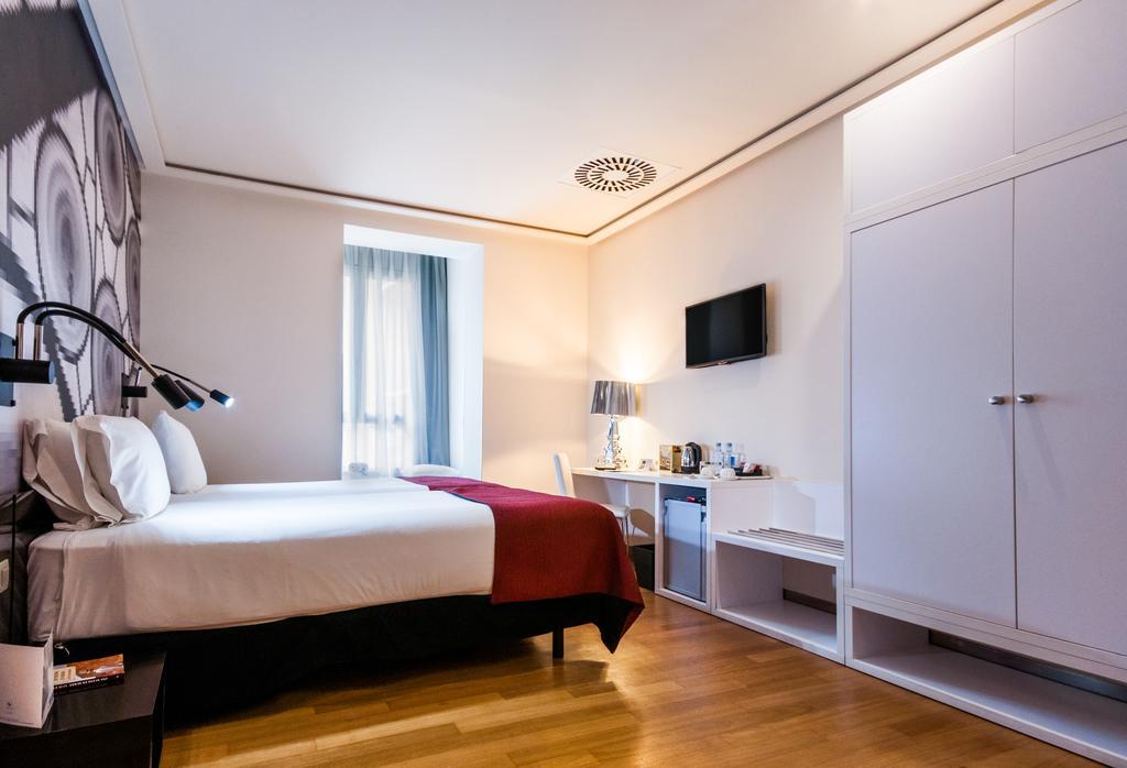 Hotel Bcn Design Barcelona Luaran gambar A room at the hotel