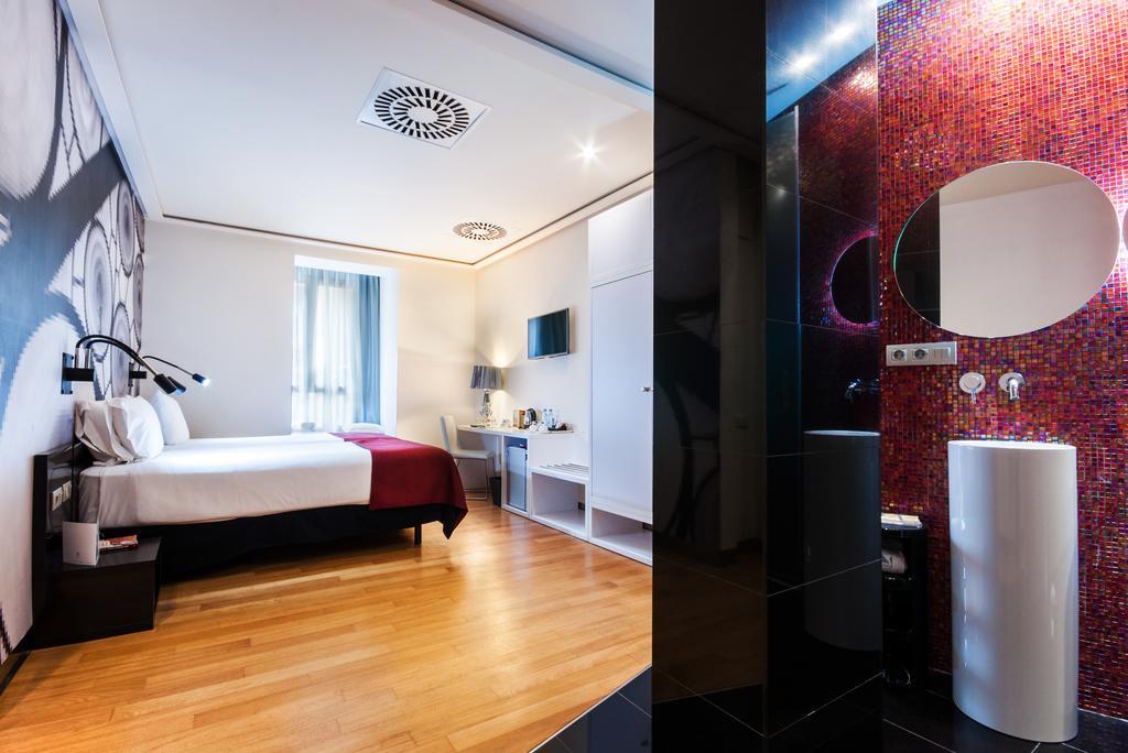Hotel Bcn Design Barcelona Luaran gambar A room at the hotel