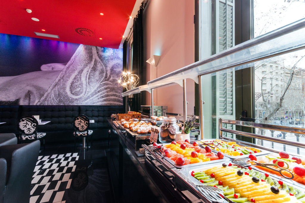 Hotel Bcn Design Barcelona Luaran gambar Buffet at the restaurant